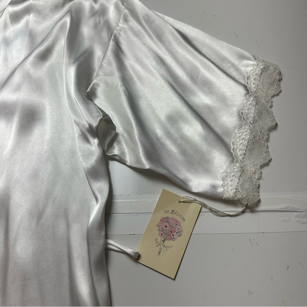 Vintage 90s Bridal Satin Robe | Lace Trim · Wedding Morning /Honeymoon Lingerie - Picture 5 of 13